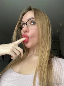 I completely forgot to show off my glasses how do you like me in them part 1