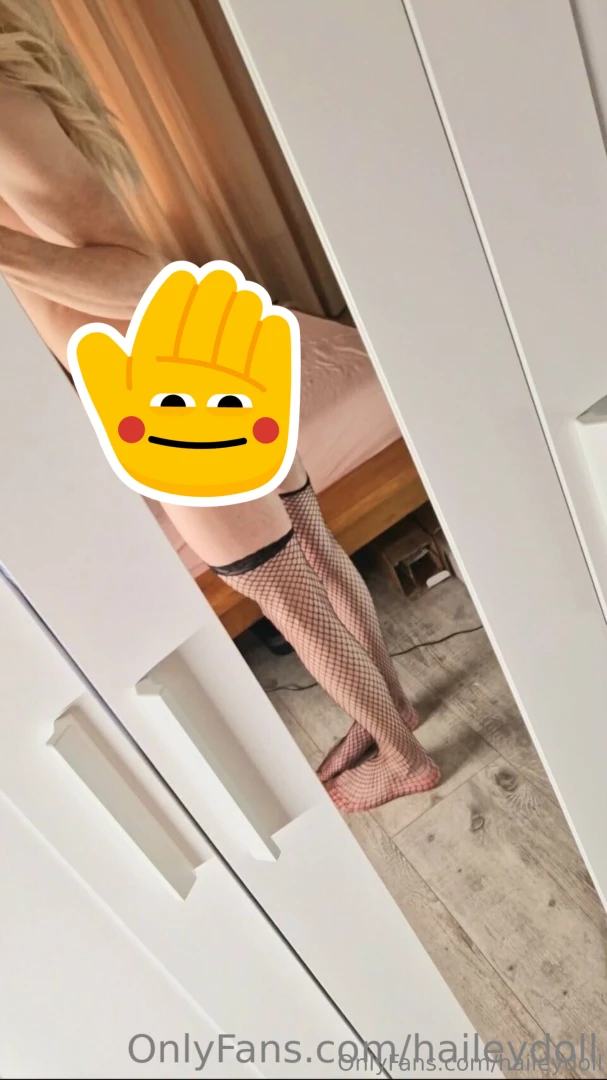 I m online and naked ready to get i know you re craving for a naughty 