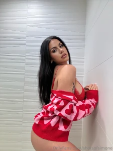 Fall in love with me fall in love with me fall in love with me