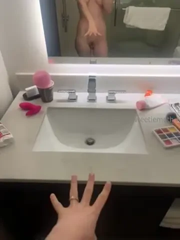 This hotel is decently nice but also very confusing part 1 