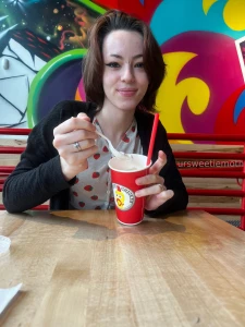 I tried dave s hot not chicken for the first time it was delicious yes part 4