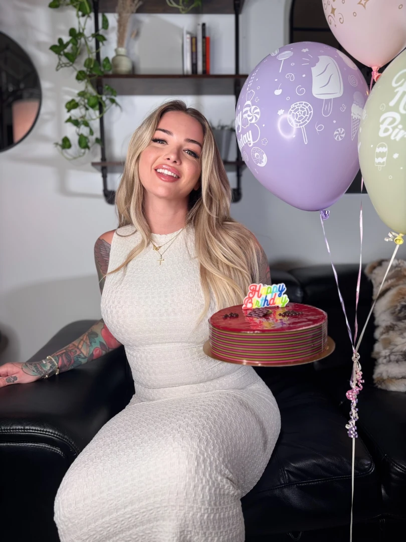 Omg it s lily s birthday go join and please show my girl some birthday 