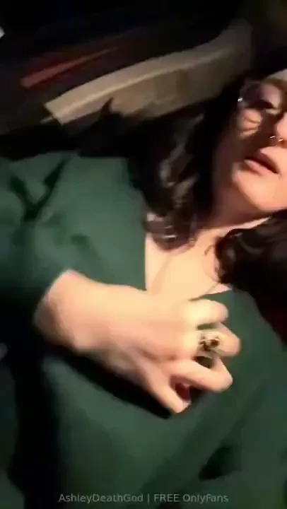 P erfect day to display my soft nude girl body r u guys proud of me 