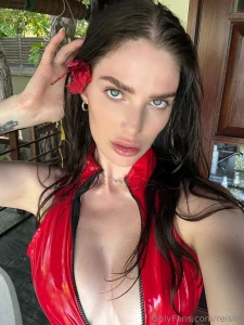 What can i say i am obsessed with this look part 1