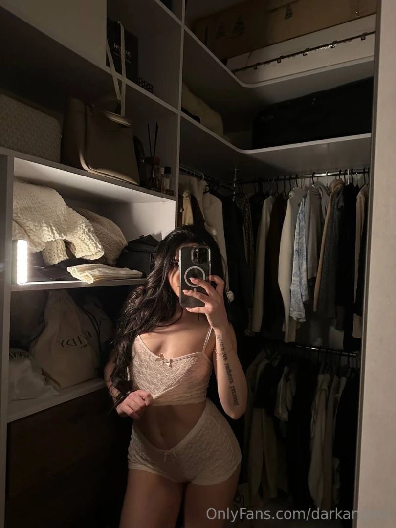 I feel the energy filling me and i feel like sharing it with others 