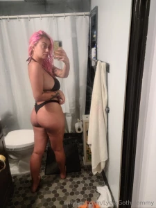 I miss the pink hair sometimes should i bring it back as well part 1