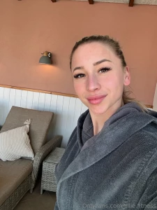 Spa day who wants to get a nude picture from here kisses lillie