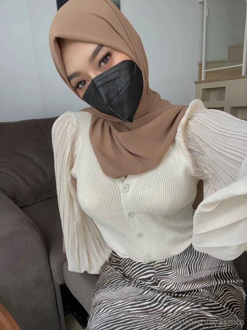 Staring contest you might lose 