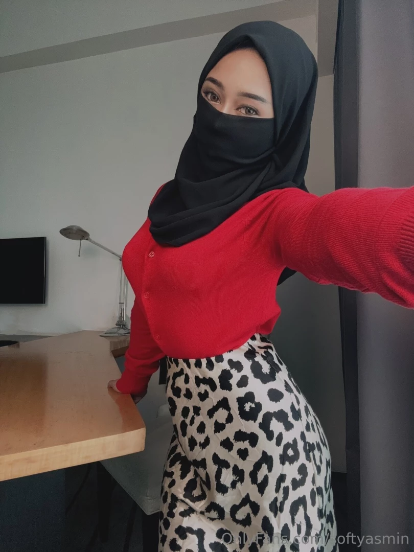 My body is full of secrets just waiting for the right hands 