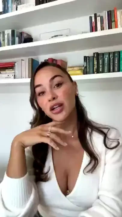 Live on anacherivip make sure you don t miss the vip halloween 