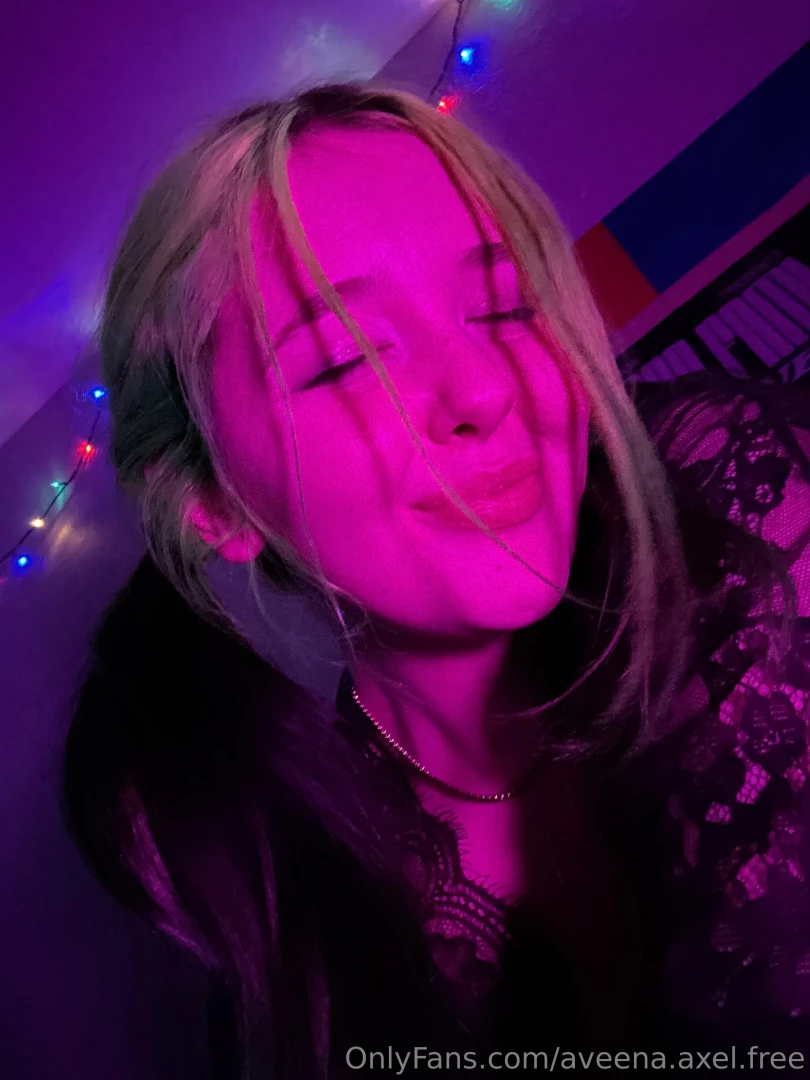 Unlock to see the creamiest pussy pics ever 