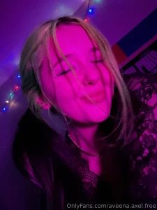 Unlock to see the creamiest pussy pics ever