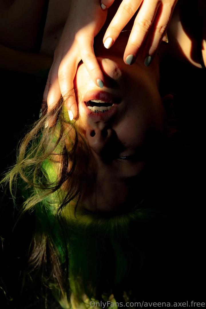 Brand new set coming my vip page has a sneak peek of the best cake 