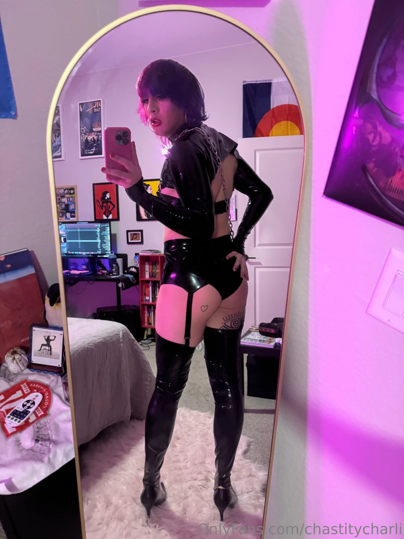 Had so much fun at my first kink event in my new home saw one of my 