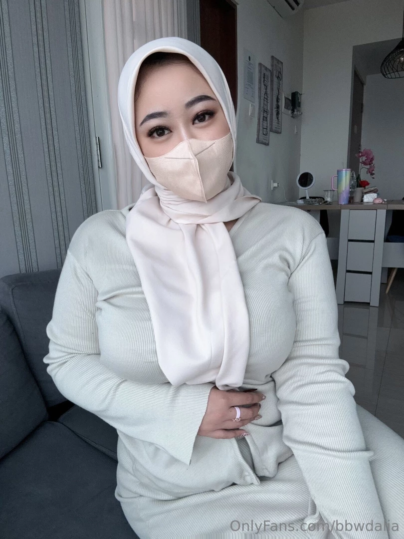 Do you prefer bbws in clothes or without clothes 