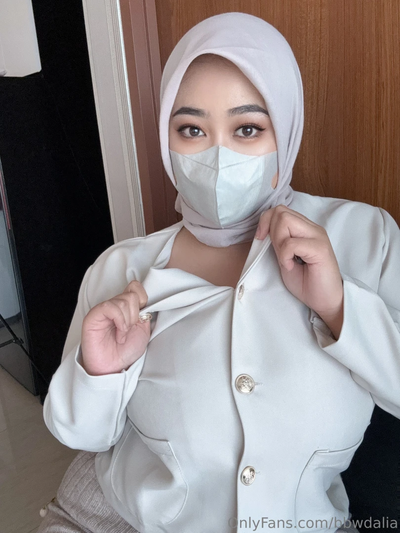 How fast would you unbutton me 