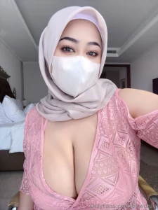 Wanna fix my shirt or mess it up more