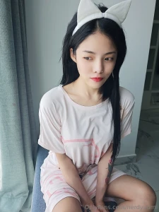 Wanna pet this kitty part 1