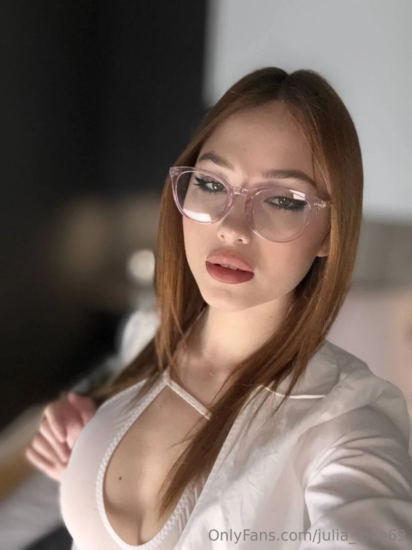 Smart looks bold thoughts which one do you notice first 