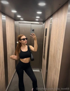 Me i m not that into selfies also me in every elevator outfit comfy