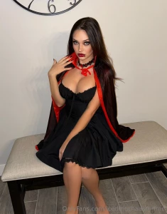 I wanna suck your bl00d