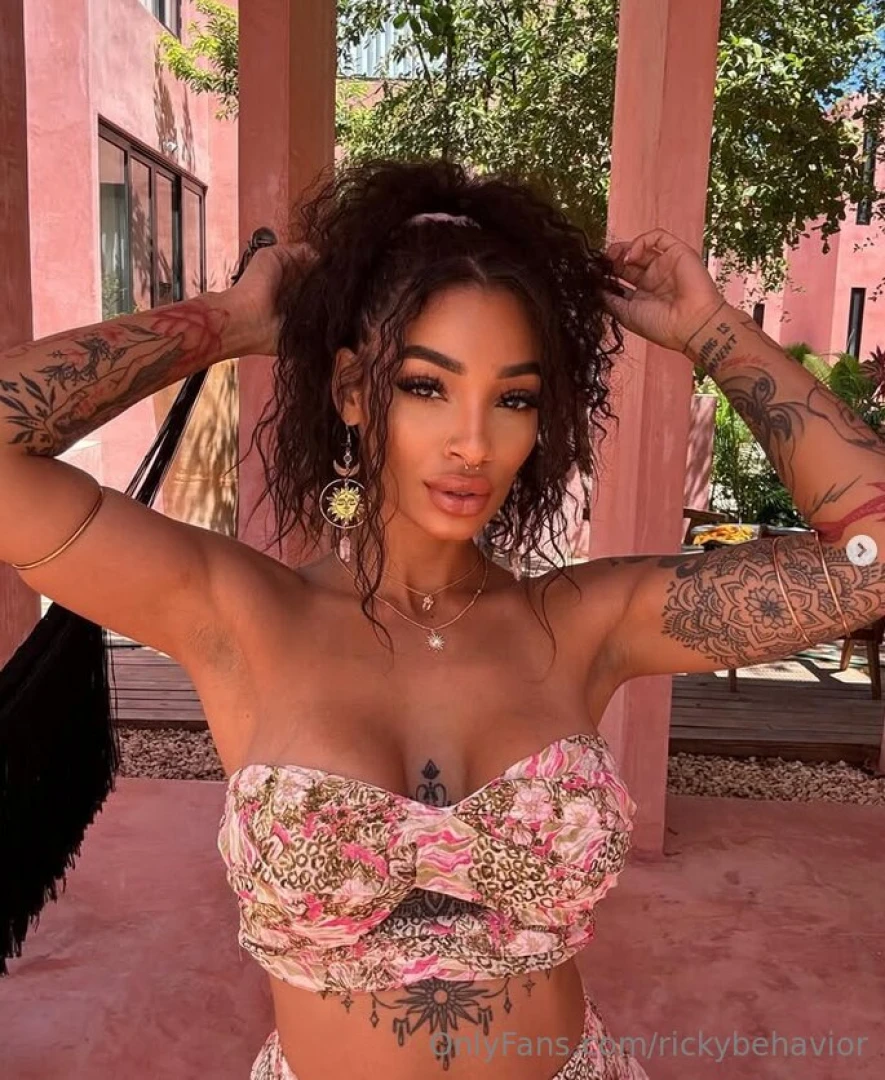 Medusa woke me up needing some dick of course i obliged 