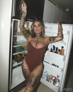 This is me waiting for you to cum home part 2