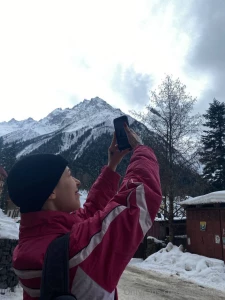 What do you like more taking pictures of yourself or of your part 2