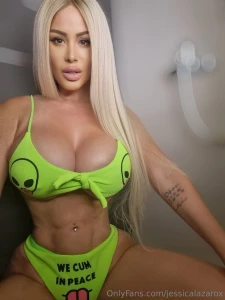Lets talk on private chat daddy