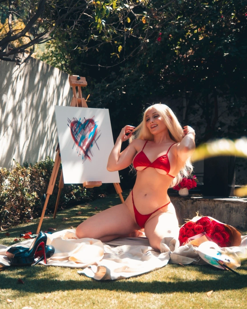 Looks like i m the real masterpiece in this shot 