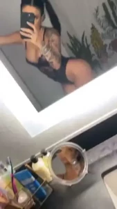 Check your dms to see how naughty and wet i am