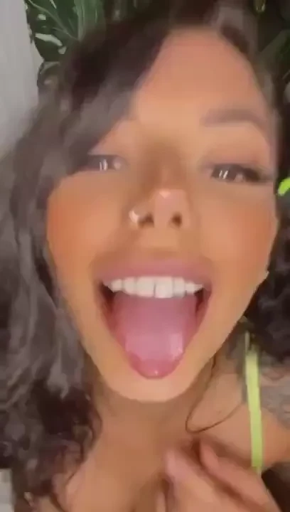 Go to my dms right now and keep me cumpany 