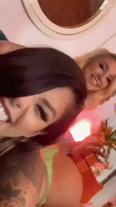 So happy to let you guys know i got to shoot w my bff kslibrarygirl part 2 