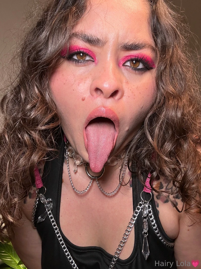 Do u like my long tongue 