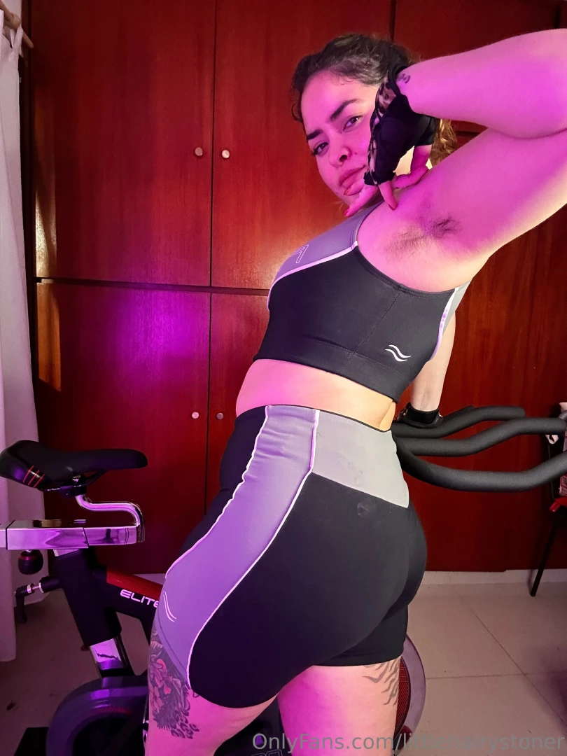 Lick my sweaty hairy armpits now 