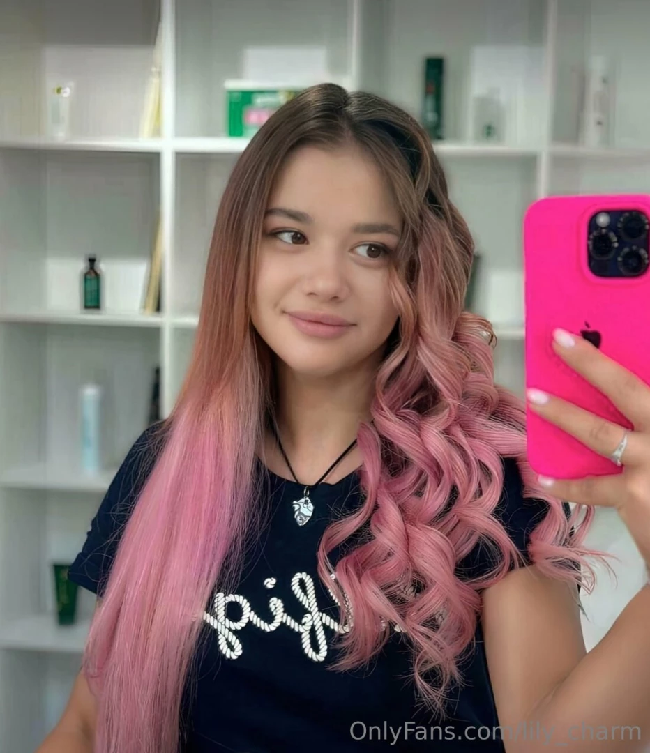 She mila_shake needs your cock more than ever this beauty will play 