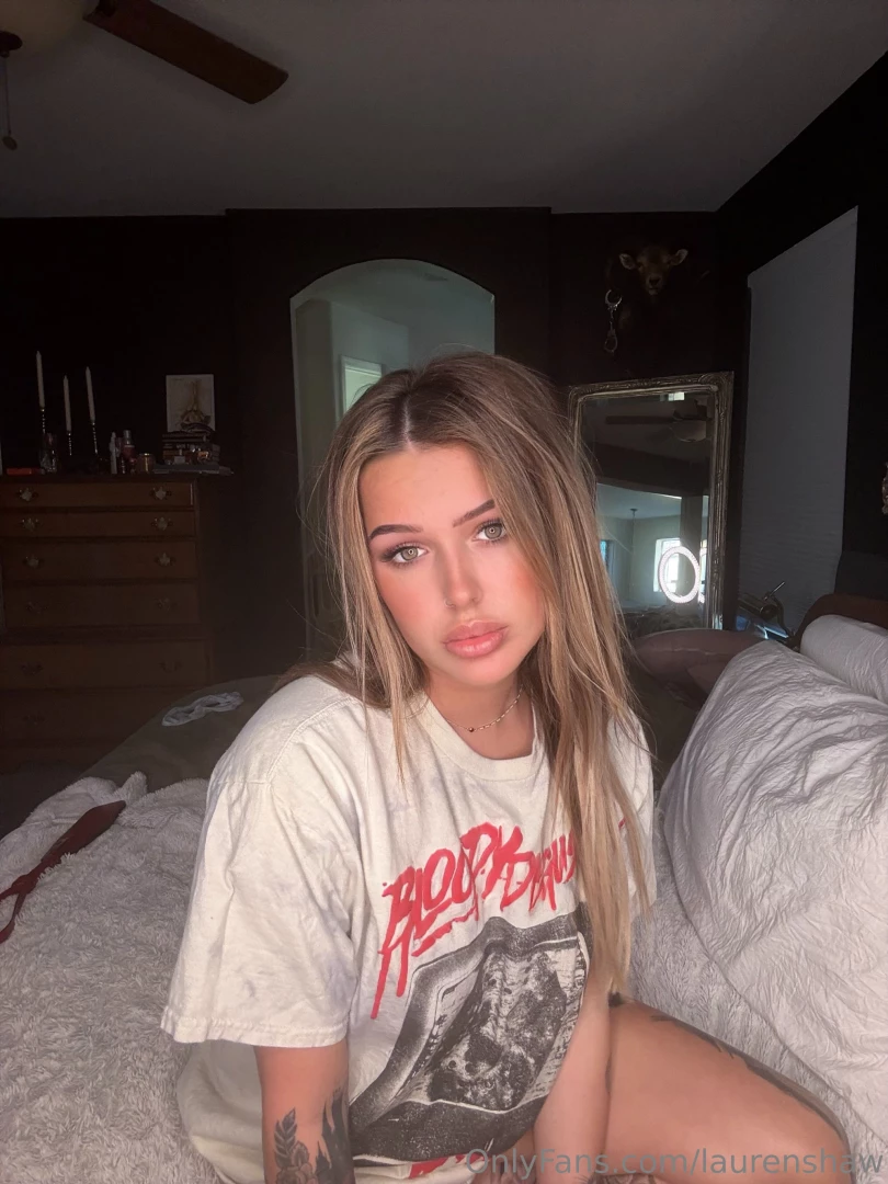 Huge cock makes me cum all over my sheets i literally just did laundry 