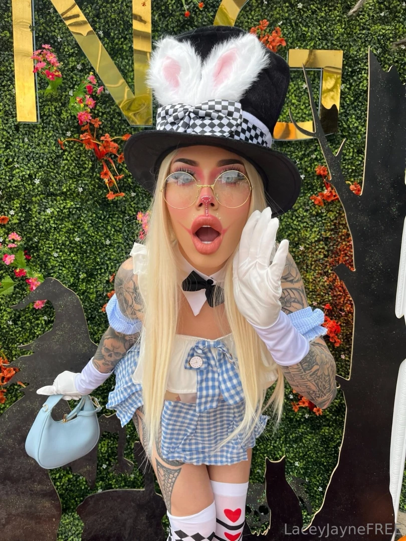 Rate this costume 1-10 part 1 