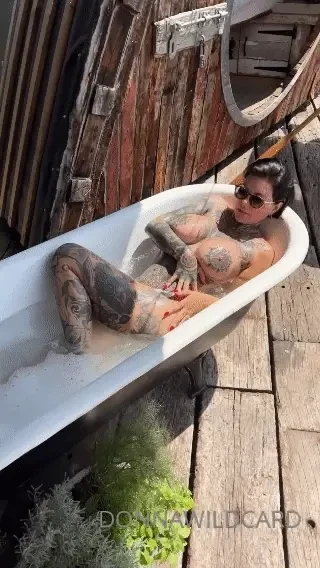 Outdoor surprise sex i was enjoying a outdoor bath when a passing part 1 