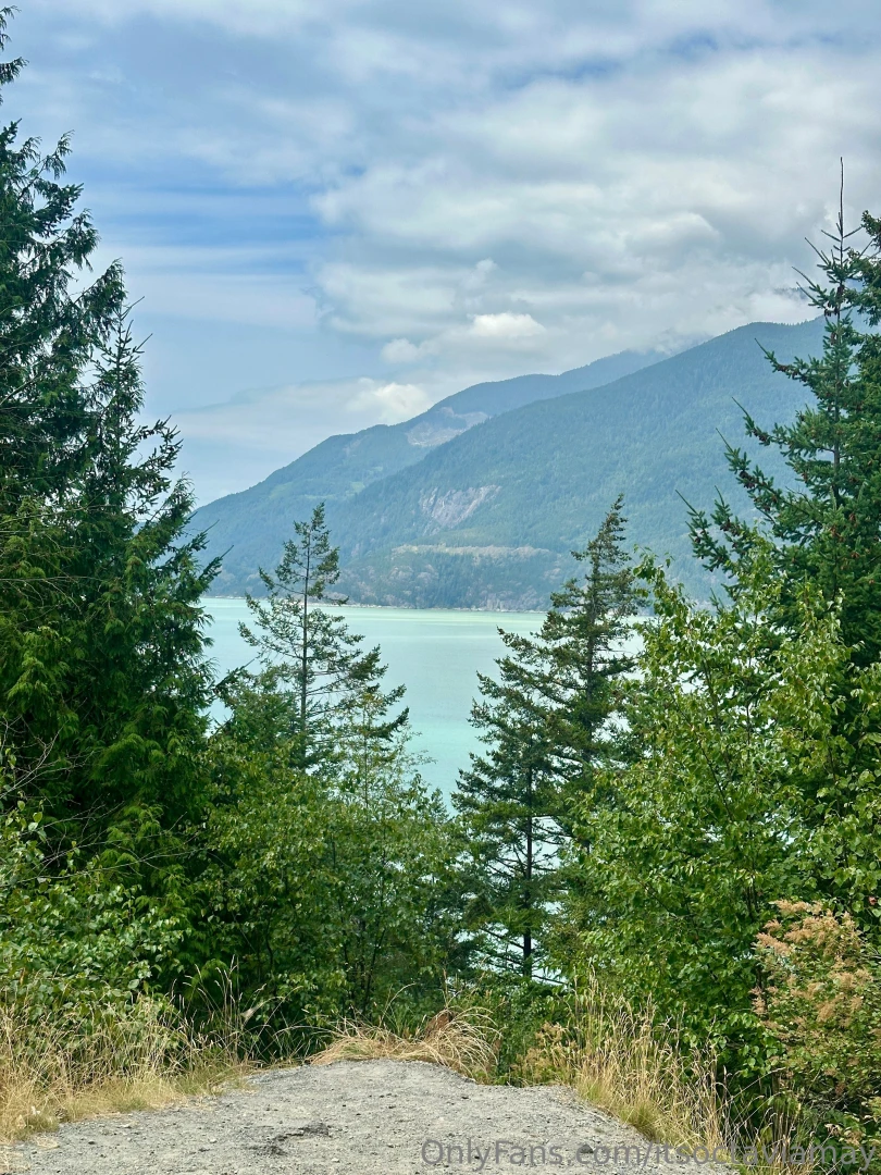 I know i live in the forest n the mountains but sometimes a girls part 2 