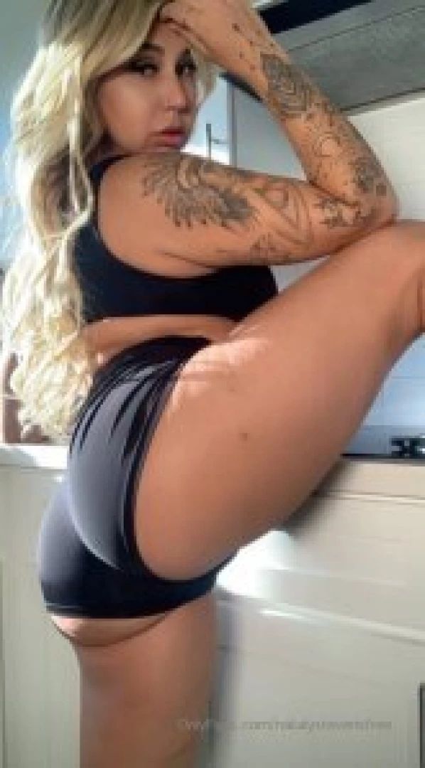 Alexa loves getting fucked with a strap-on alexataylorfree alexataylor part 1 