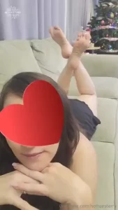 The pose video facing you in the pose i tease you with my soles