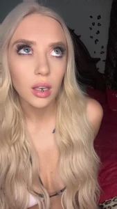 My first time doing anything with another girl i met her at a party