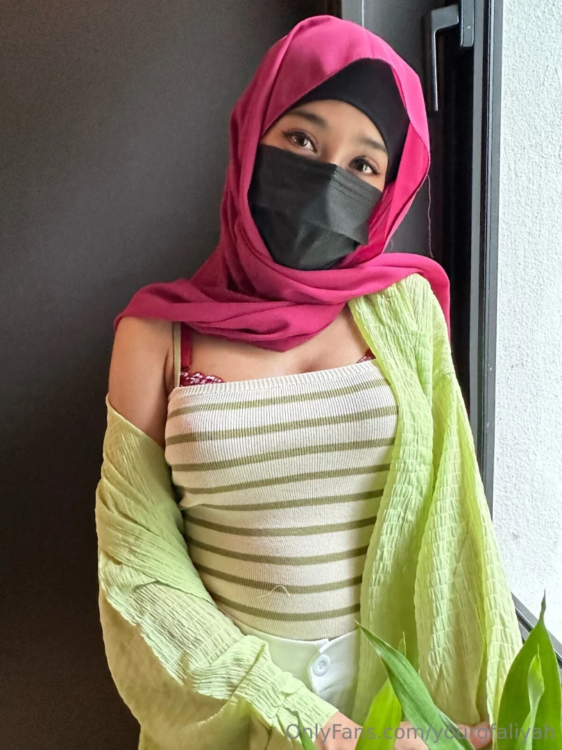 Drown in my eyes you won t regret it 