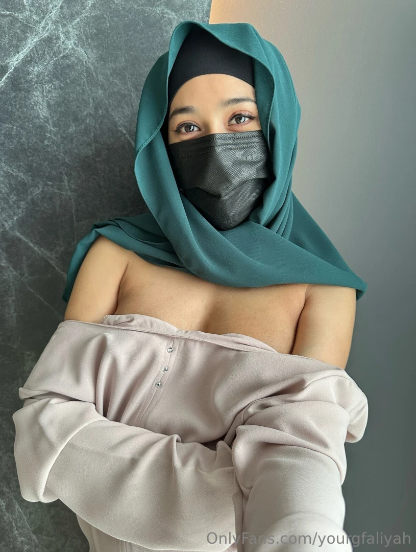 Wanna play with me i ll reveal more 