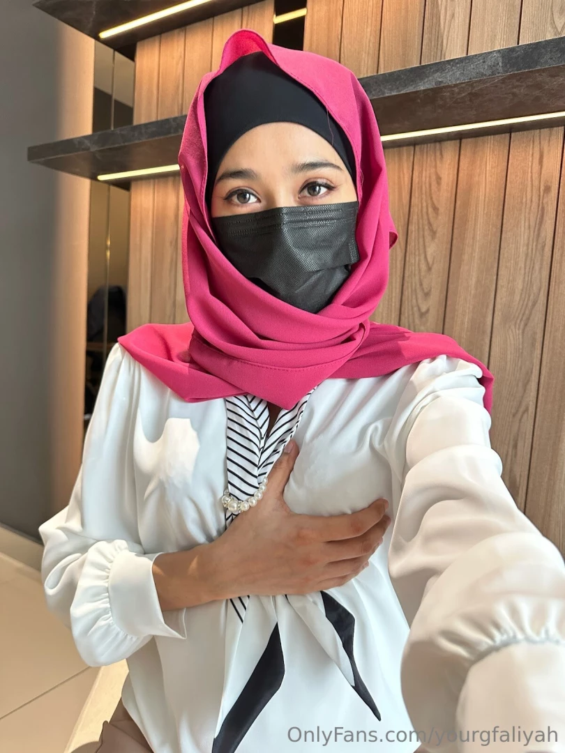 Can t decide if i m feeling shy or bold today 