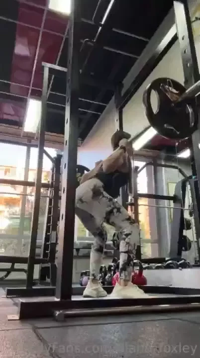 Am i doing the exercise right maybe you could help me out and back me 