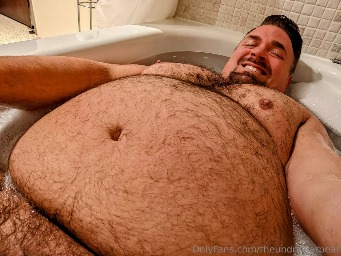 Belllllllllly in the bath 