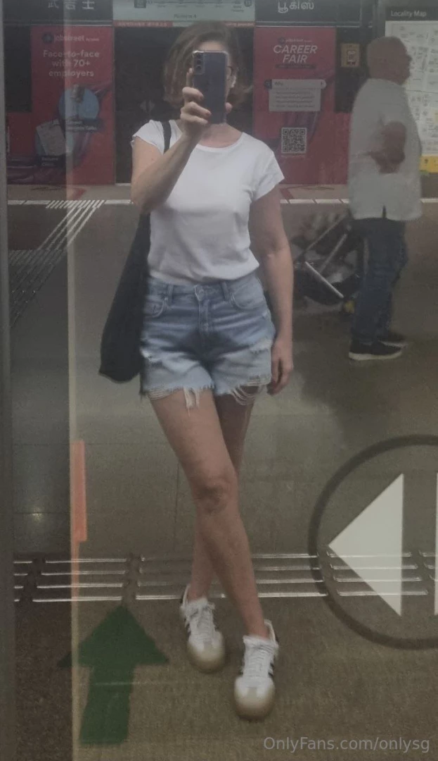 Looking for a ang moh milf in sg what are you waiting for she is right part 1 