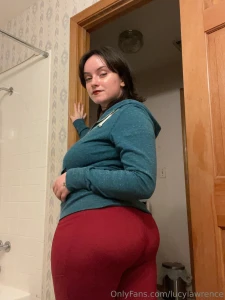 Feeling so cute in this little gym fit so excited to build my pc soon part 11